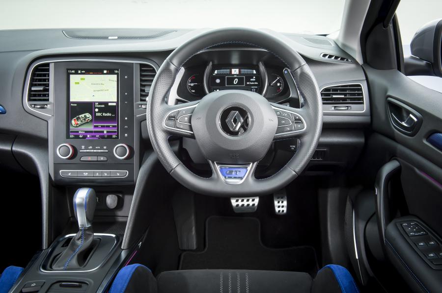 Торпедо Renault Megane Estate GT 2016 года  (UK) (фото 6 из 30)